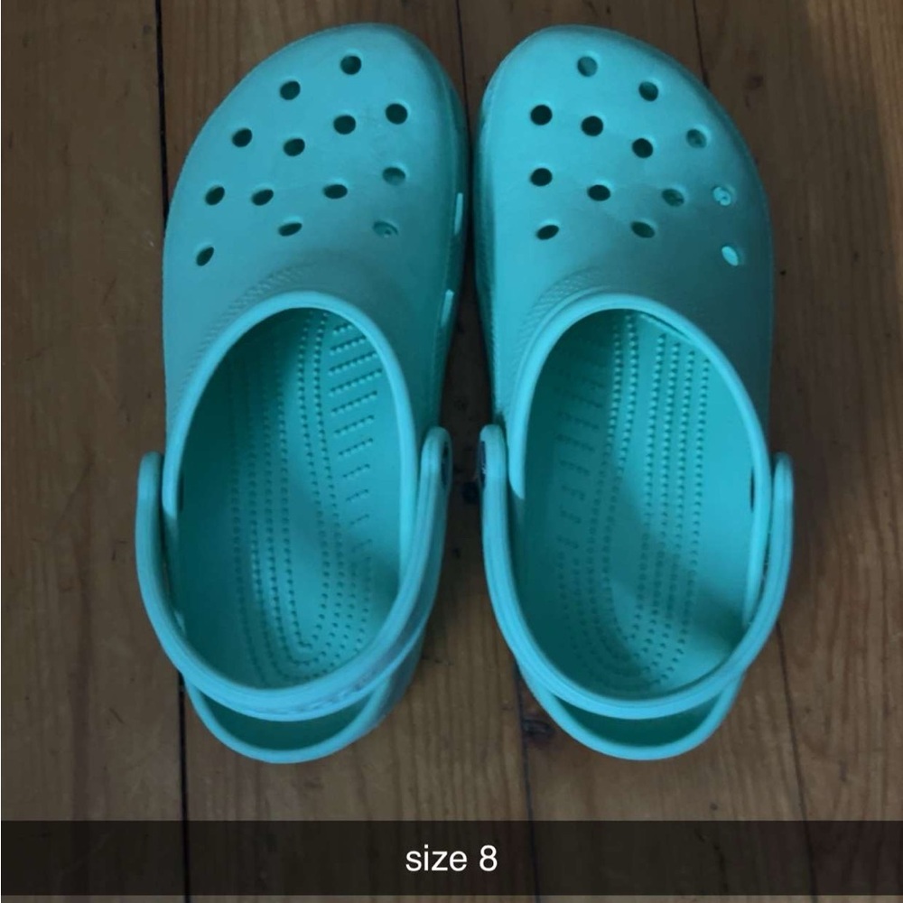 crocs